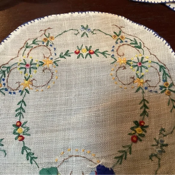 Hand-Embroidered Linen Cocktail Rounds - Picture 4 of 7